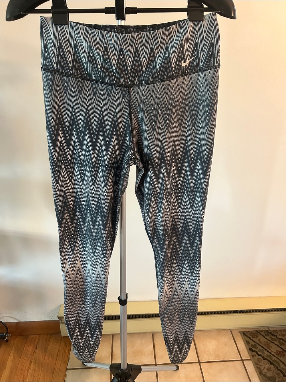 Nike Black & White Chevron Zigzag Leggings